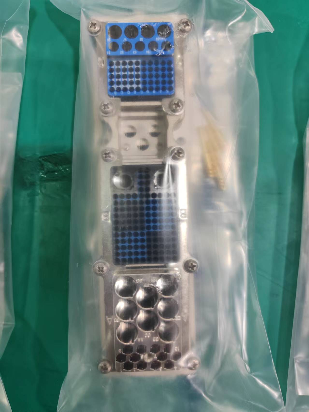 Radiall	NSXN2F854S0001  连接器